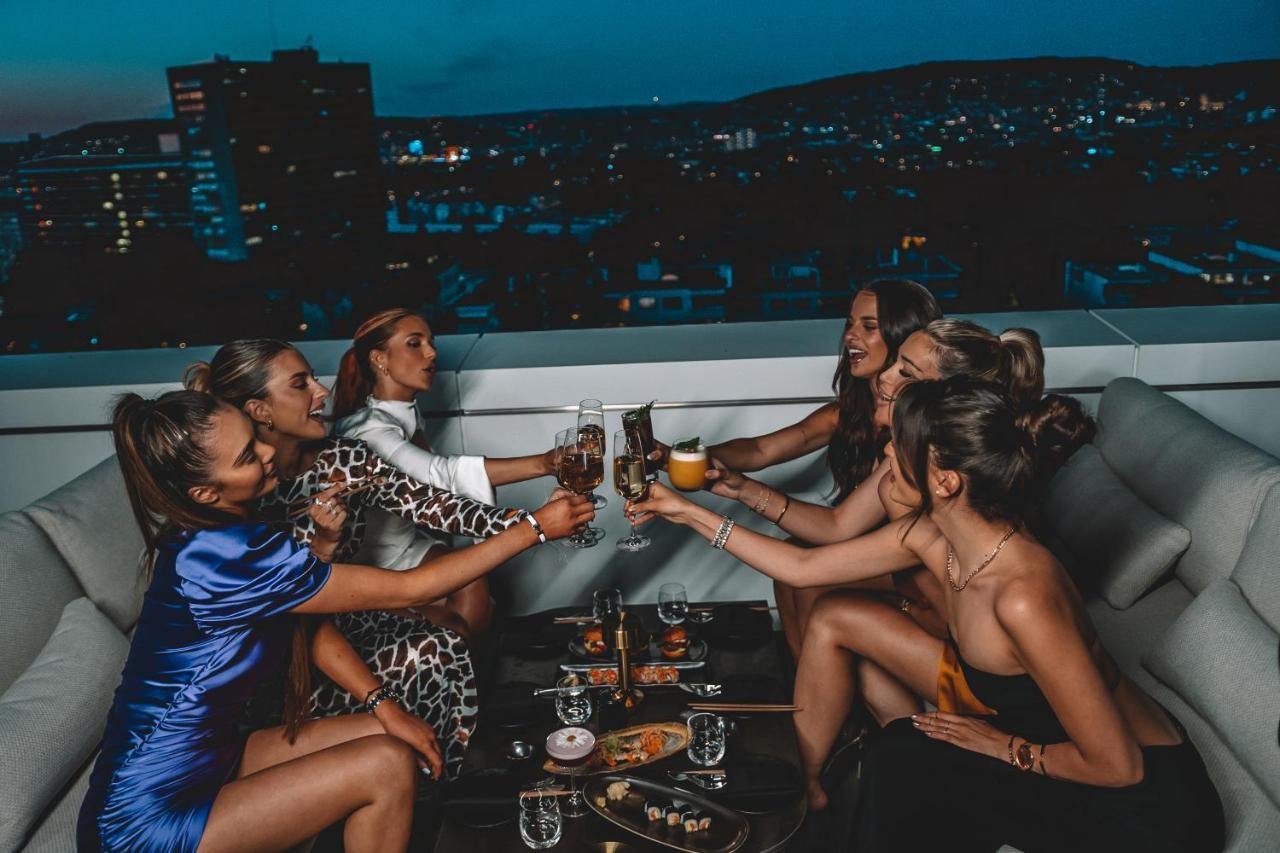 Five Zurich - Luxury City Resort Eksteriør billede Skyline Bar